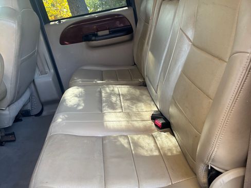 Used 2006 Ford F250 Lariat image 6