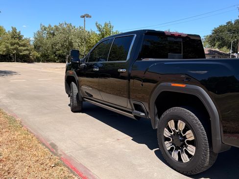 Used 2024 GMC Sierra 2500 Denali w/ Denali Reserve Package AWD/4WD image 16