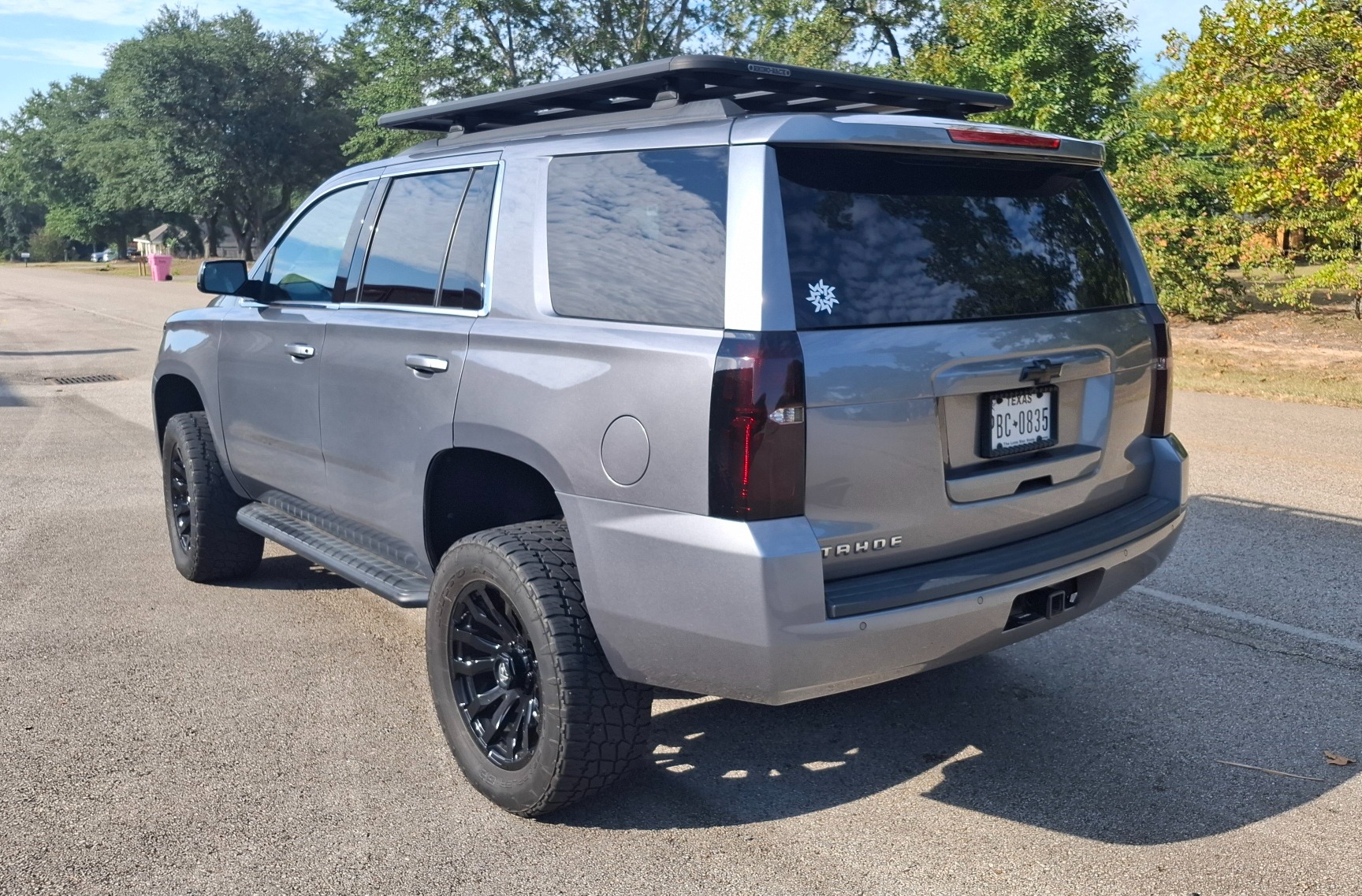 Used 2020 Chevrolet Tahoe LT RWD image 2