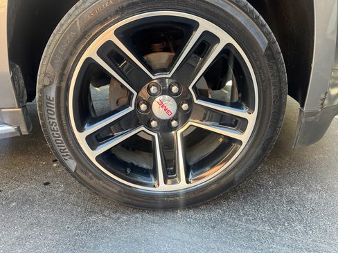 Used 2020 GMC Yukon XL SLT w/ Value Plus Edition AWD/4WD image 21