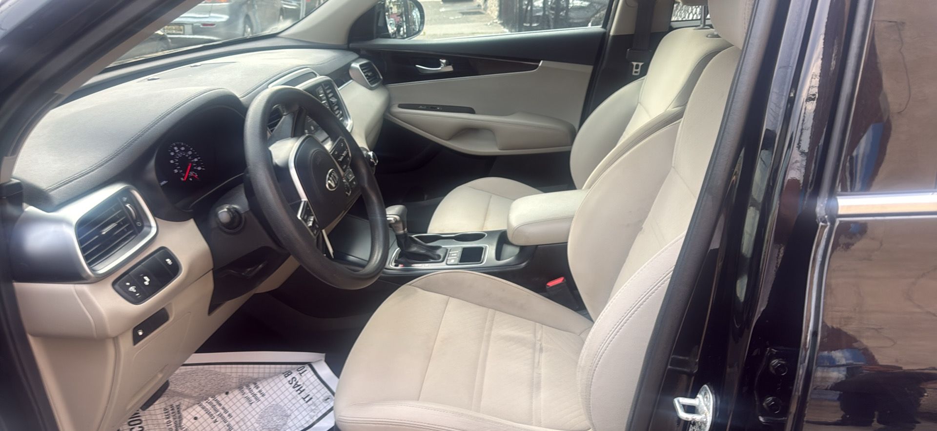 Used 2019 Kia Sorento AWD image 2