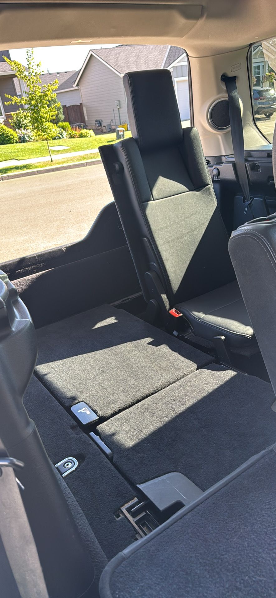 Used 2015 Land Rover LR4 HSE AWD/4WD image 14