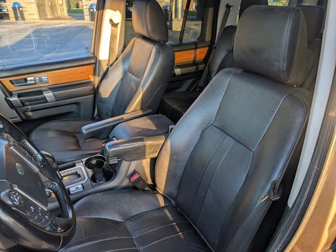 Used 2010 Land Rover LR4 AWD/4WD image 8