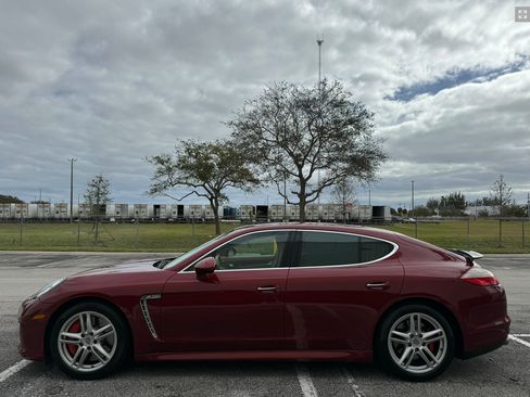 Used 2011 Porsche Panamera Turbo image 2