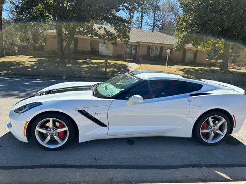 Used 2014 Chevrolet Corvette Stingray Coupe image 1
