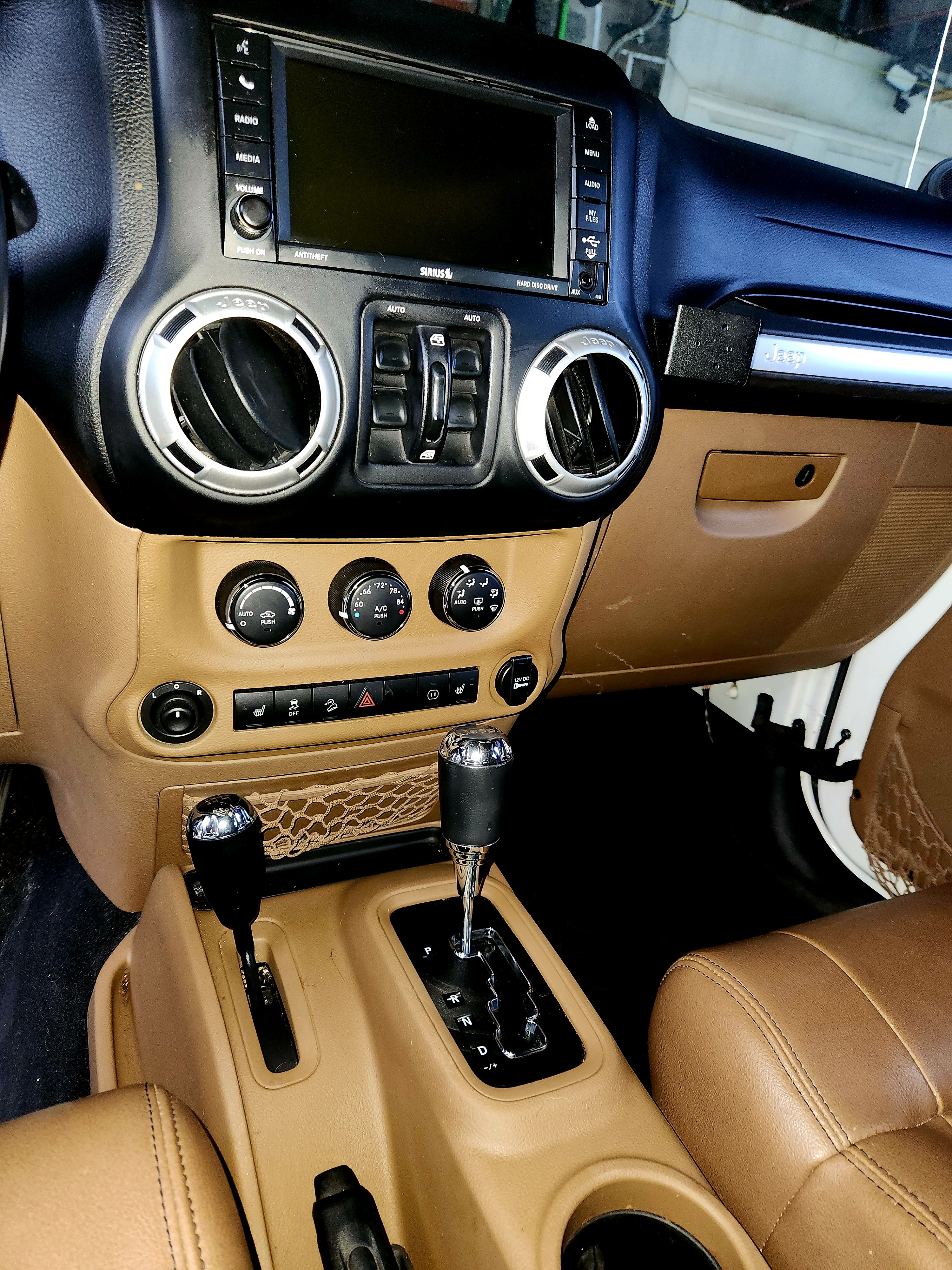 Used 2012 Jeep Wrangler Unlimited Sahara w/ Dual Top Group AWD/4WD image 10