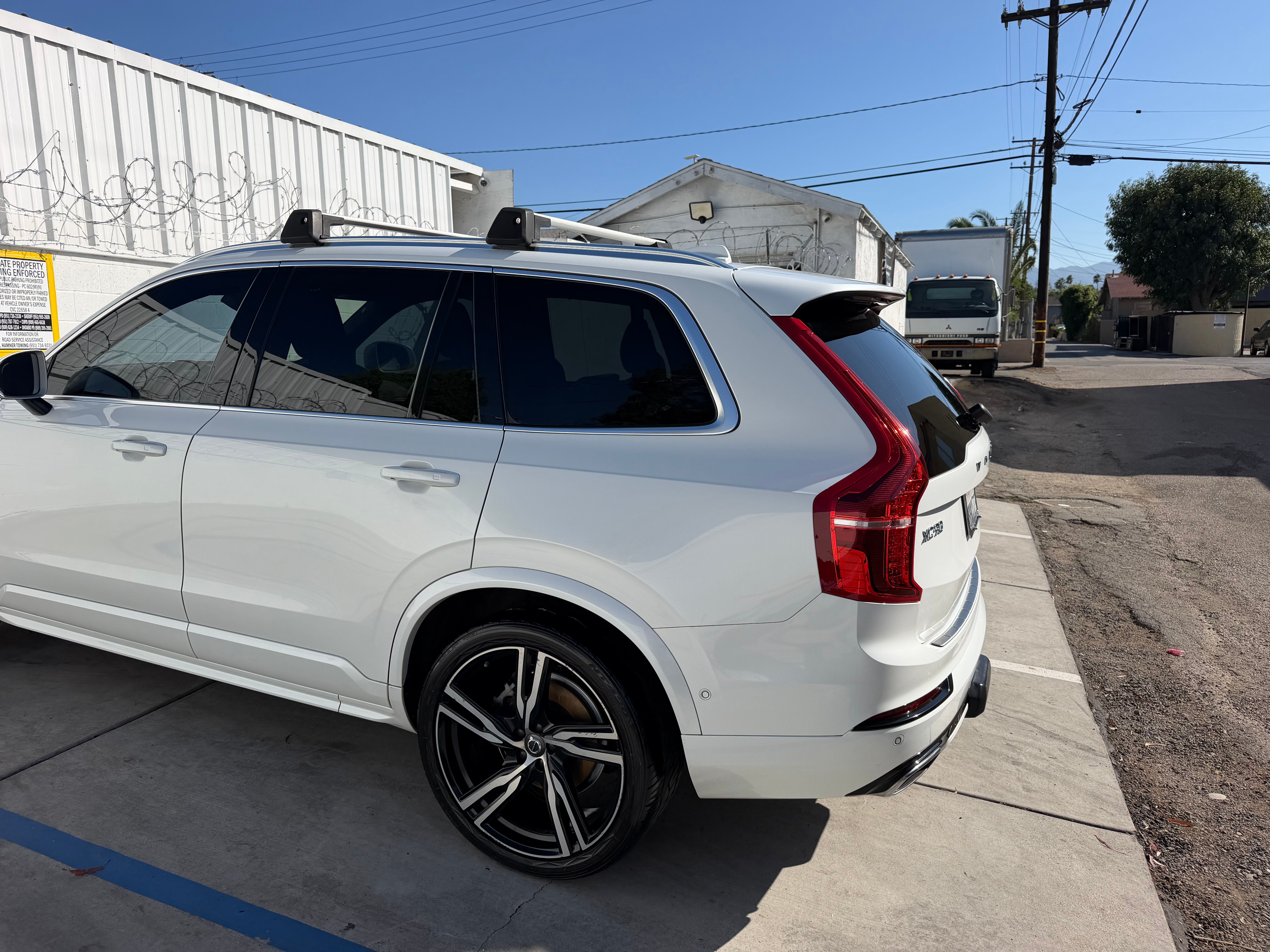 Used 2019 Volvo XC90 T6 R-Design w/ Advanced Package AWD/4WD image 4