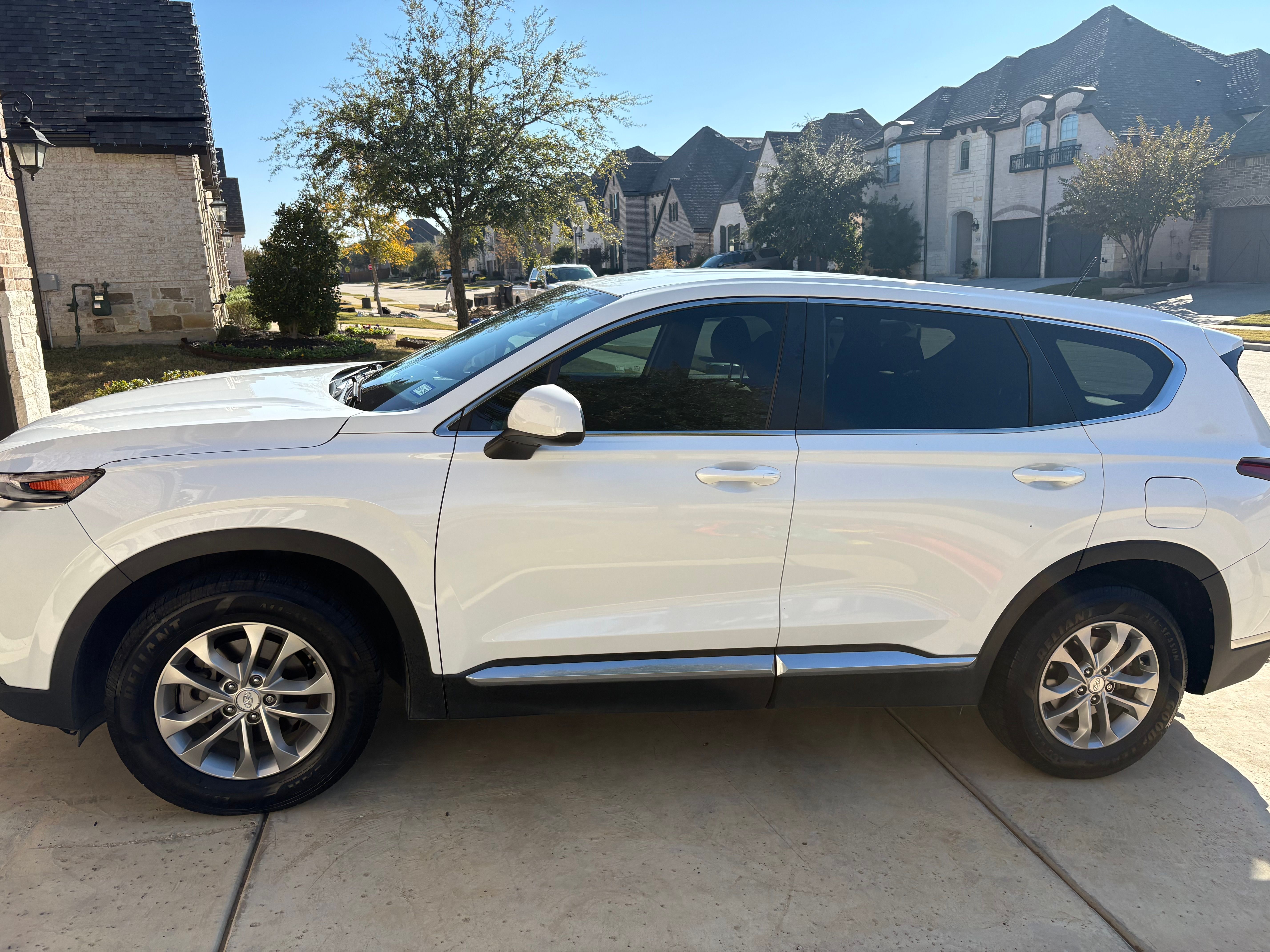 Used 2019 Hyundai Santa Fe SE FWD image 10
