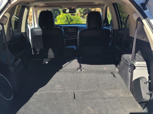 Used 2016 Mitsubishi Outlander GT image 14