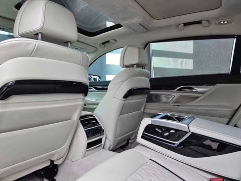 Used 2021 BMW ALPINA B7 xDrive w/ Luxury Rear Seating Package image 23