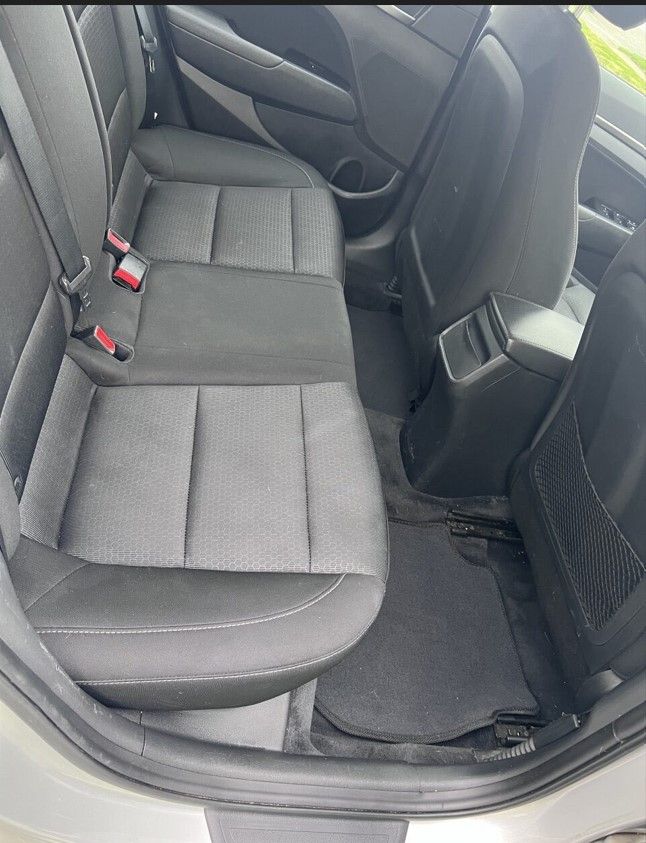 Used 2017 Hyundai Elantra Value Edition FWD image 19