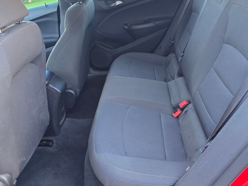 Used 2018 Chevrolet Cruze LS image 10