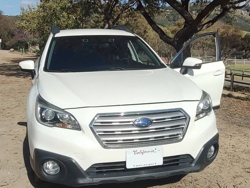 Used 2017 Subaru Outback 2.5i Premium image 2