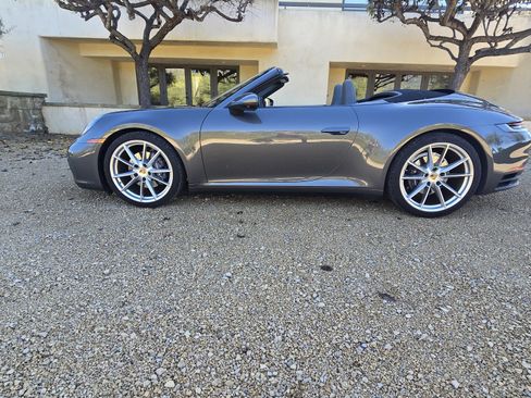 Used 2021 Porsche 911 Carrera image 2