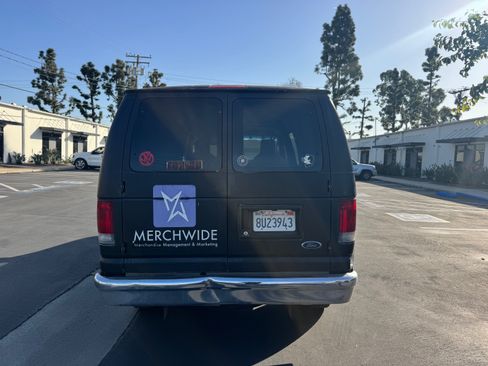 Used 2009 Ford E-150 and Econoline 150 Van 3D image 6