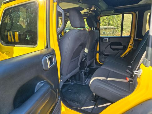 Used 2021 Jeep Wrangler Unlimited Sport image 8