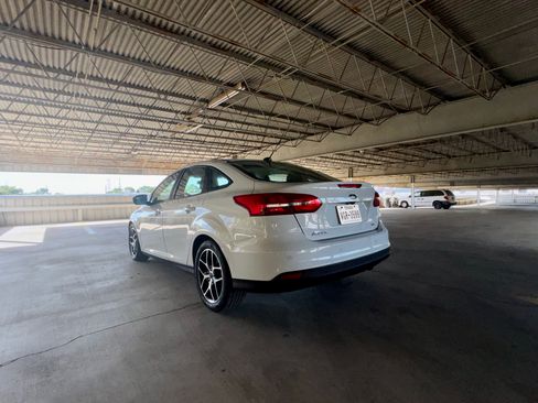 Used 2018 Ford Focus SEL FWD image 4