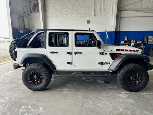 Used 2024 Jeep Wrangler Unlimited Sport image 1