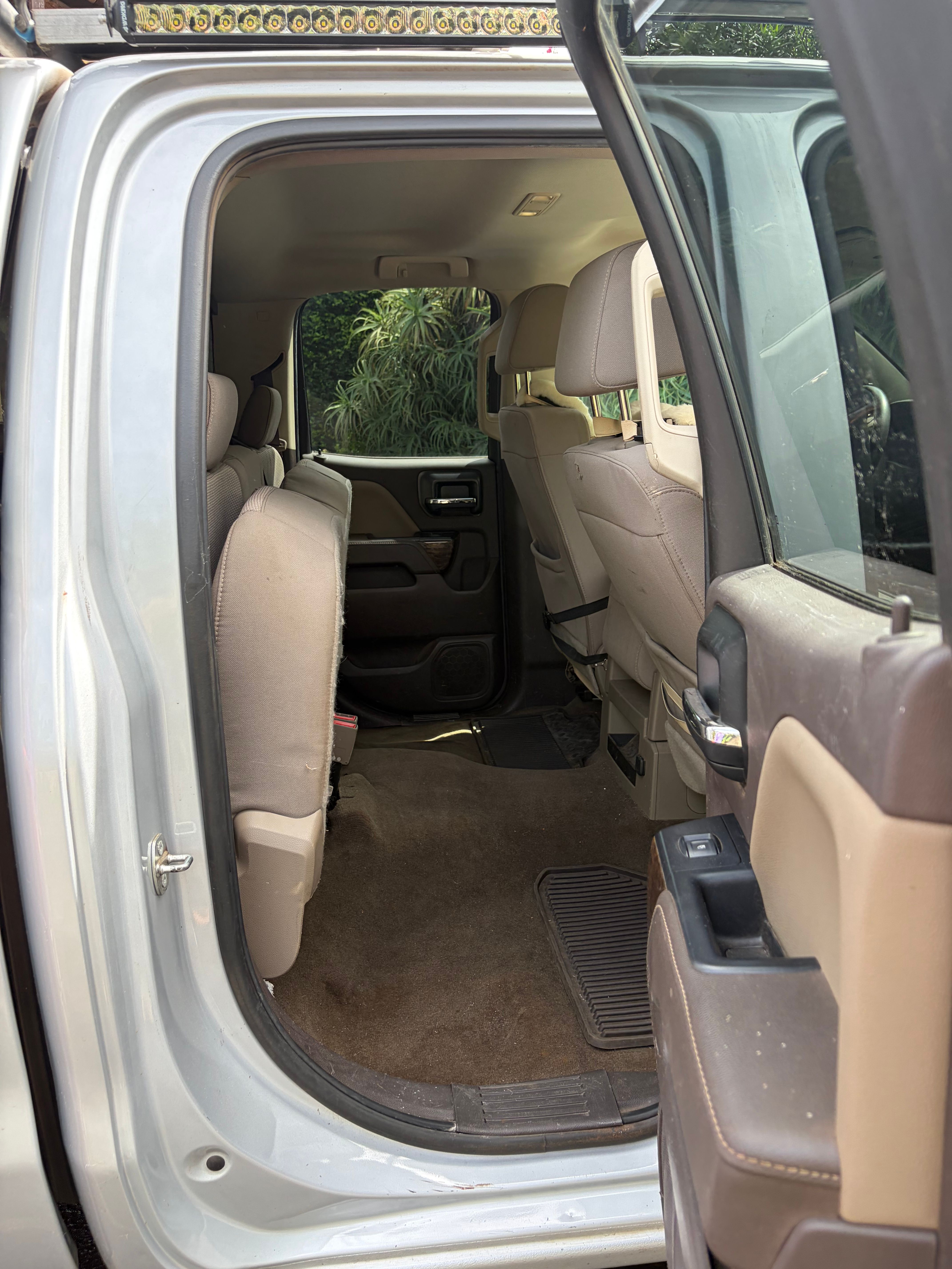 Used 2018 Chevrolet Silverado 1500 LT w/ All Star Edition AWD/4WD image 9