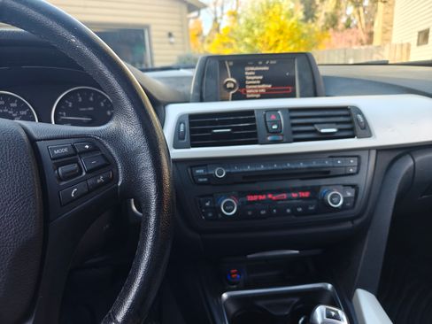 Used 2014 BMW 320i xDrive Sedan image 6