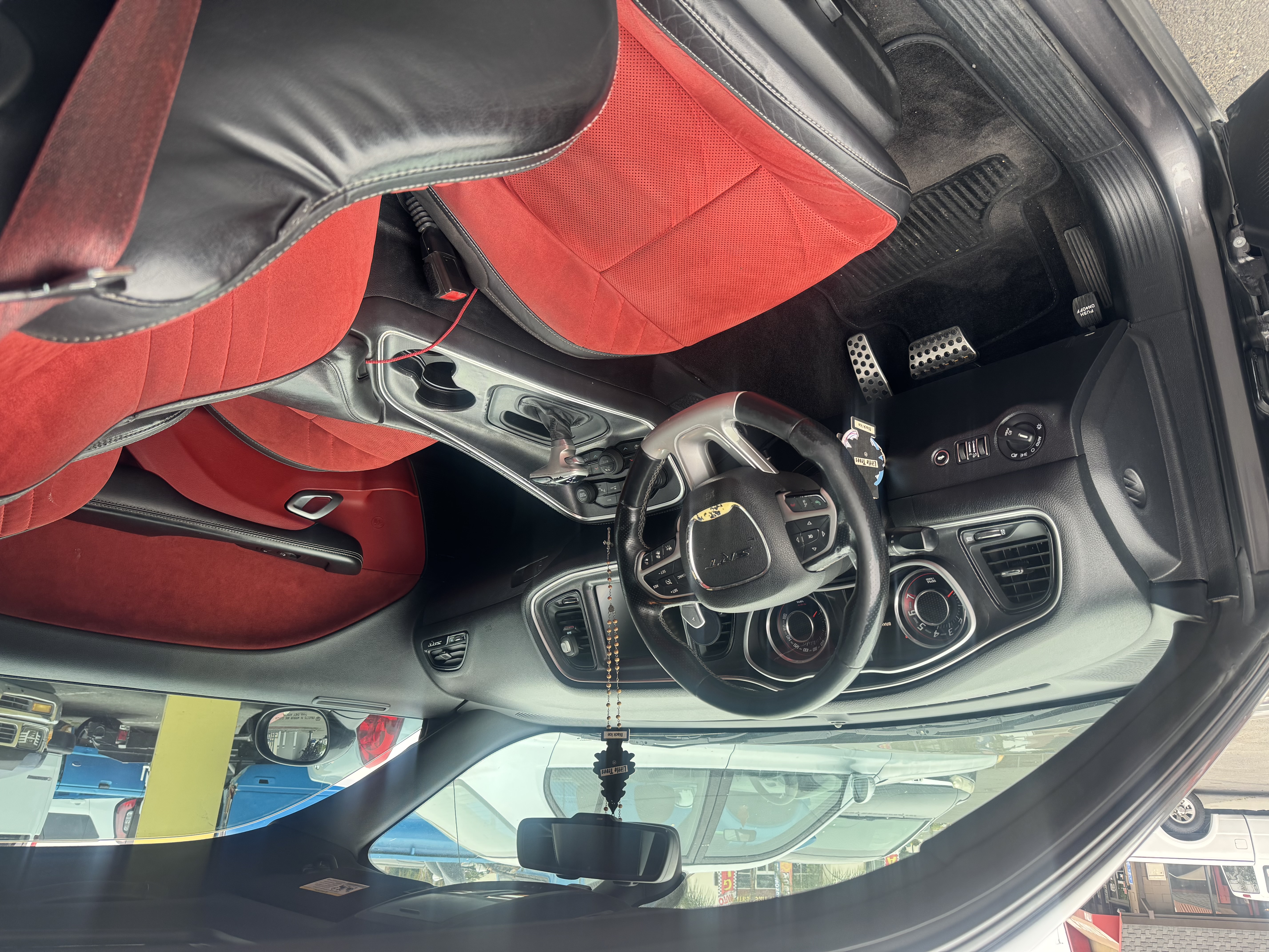 Used 2015 Dodge Challenger SRT w/ Technology Group RWD image 11