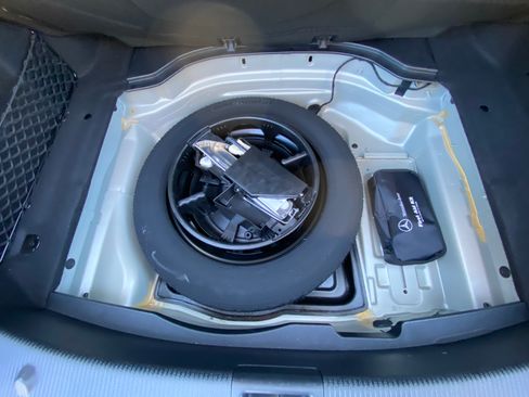 Used 2010 Mercedes-Benz C 300 Sedan image 12