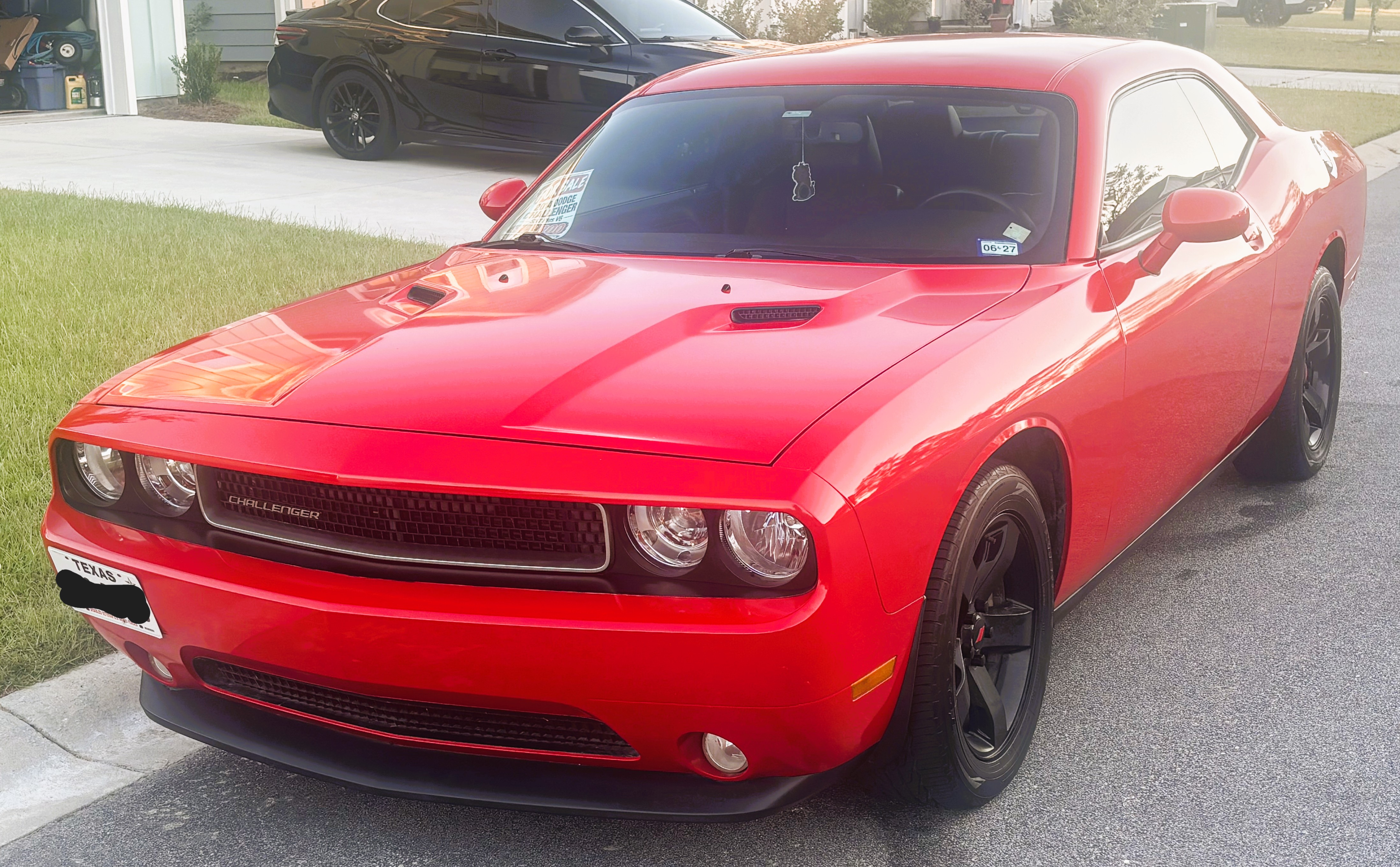 Used 2014 Dodge Challenger SXT Plus RWD image 2