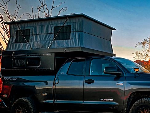 Used 2018 Toyota Tundra SR5 image 1