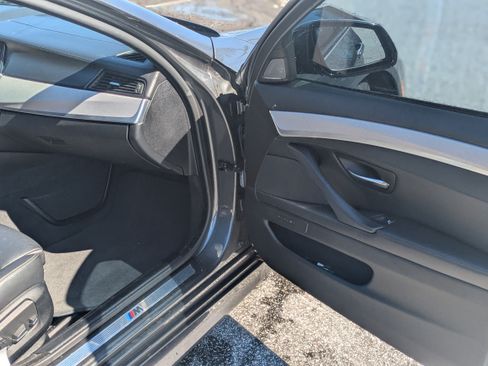 Used 2016 BMW 550i Sedan image 5