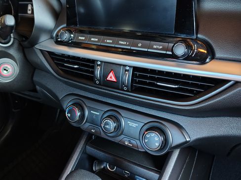 Used 2022 Kia Forte FE Sedan 4D image 16