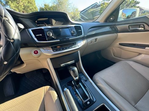 Used 2014 Honda Accord EX-L image 10