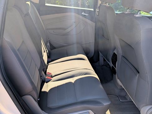 Used 2015 Ford Escape SE w/ Equipment Group 201A image 21