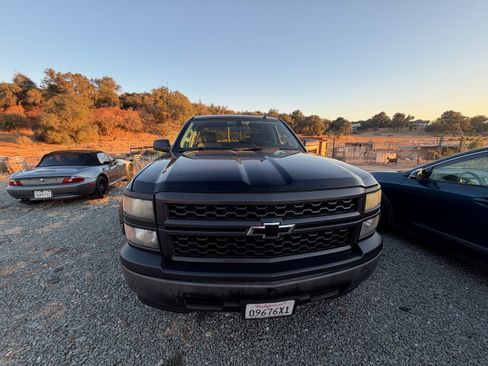 Used 2015 Chevrolet Silverado 1500 W/T RWD image 2
