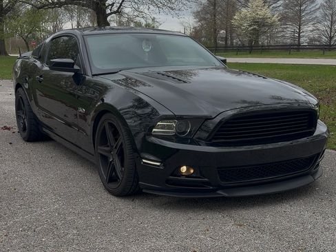 Used 2014 Ford Mustang GT Premium RWD image 2