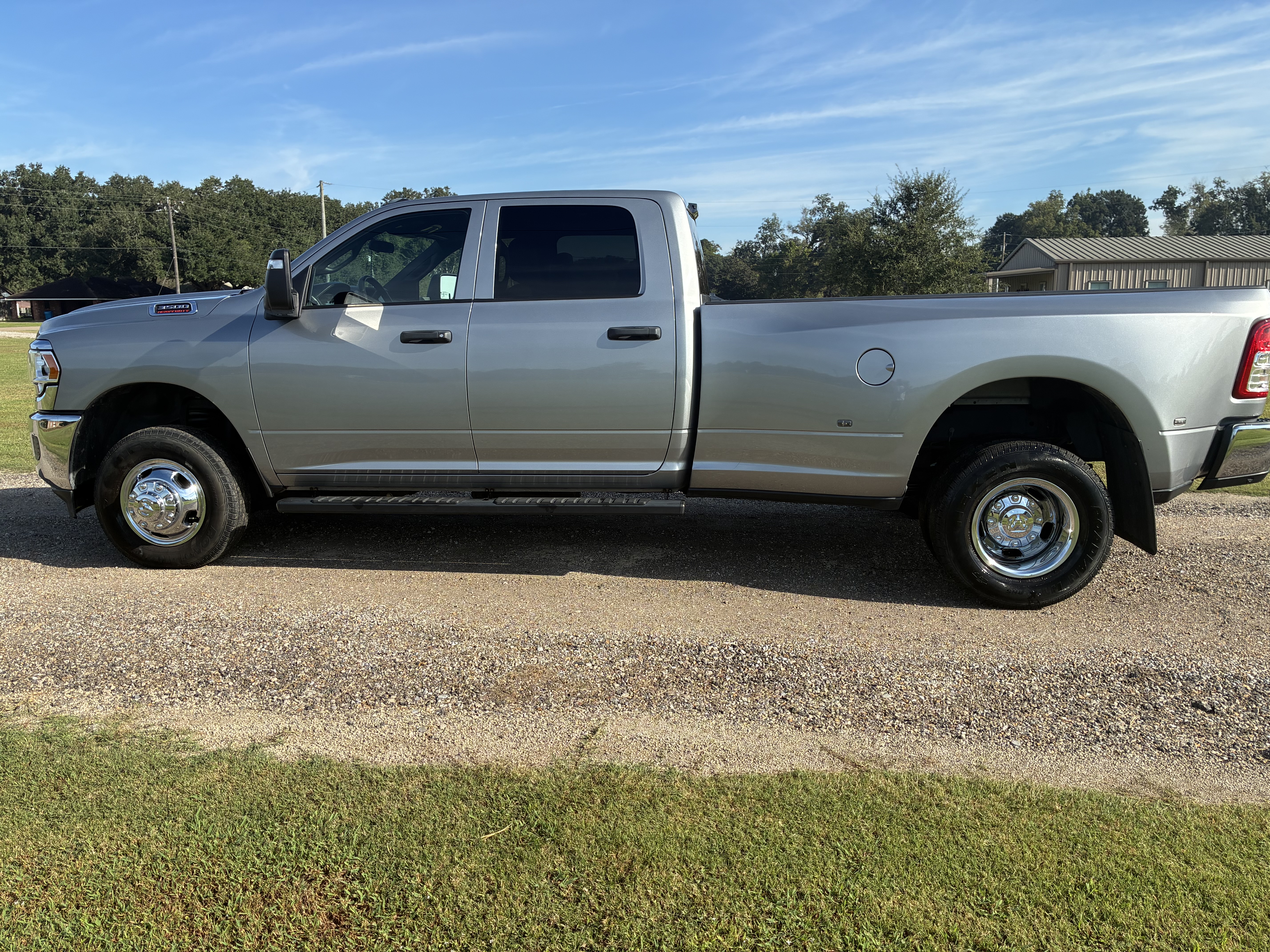 Used 2024 RAM 3500 Tradesman w/ Chrome Appearance Group AWD/4WD image 1