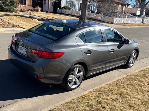 Used 2013 Acura ILX w/ Technology Package image 2