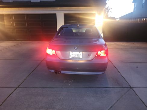 Used 2007 BMW 550i Sedan image 4