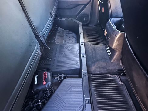 Used 2025 Toyota Tacoma TRD Sport image 30