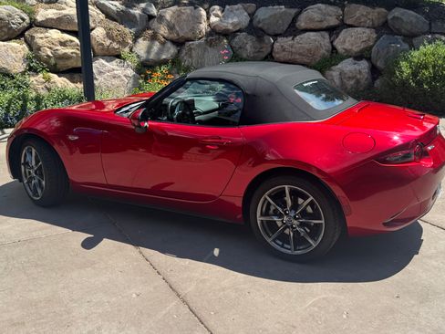 Used 2016 MAZDA MX-5 Miata Grand Touring RWD image 4