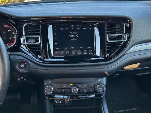 Used 2023 Dodge Durango SXT Launch Edition image 11