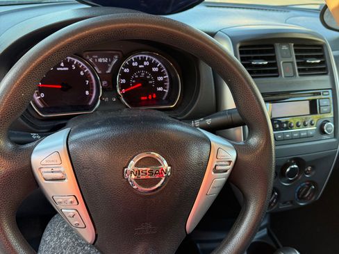 Used 2016 Nissan Versa SV FWD image 9