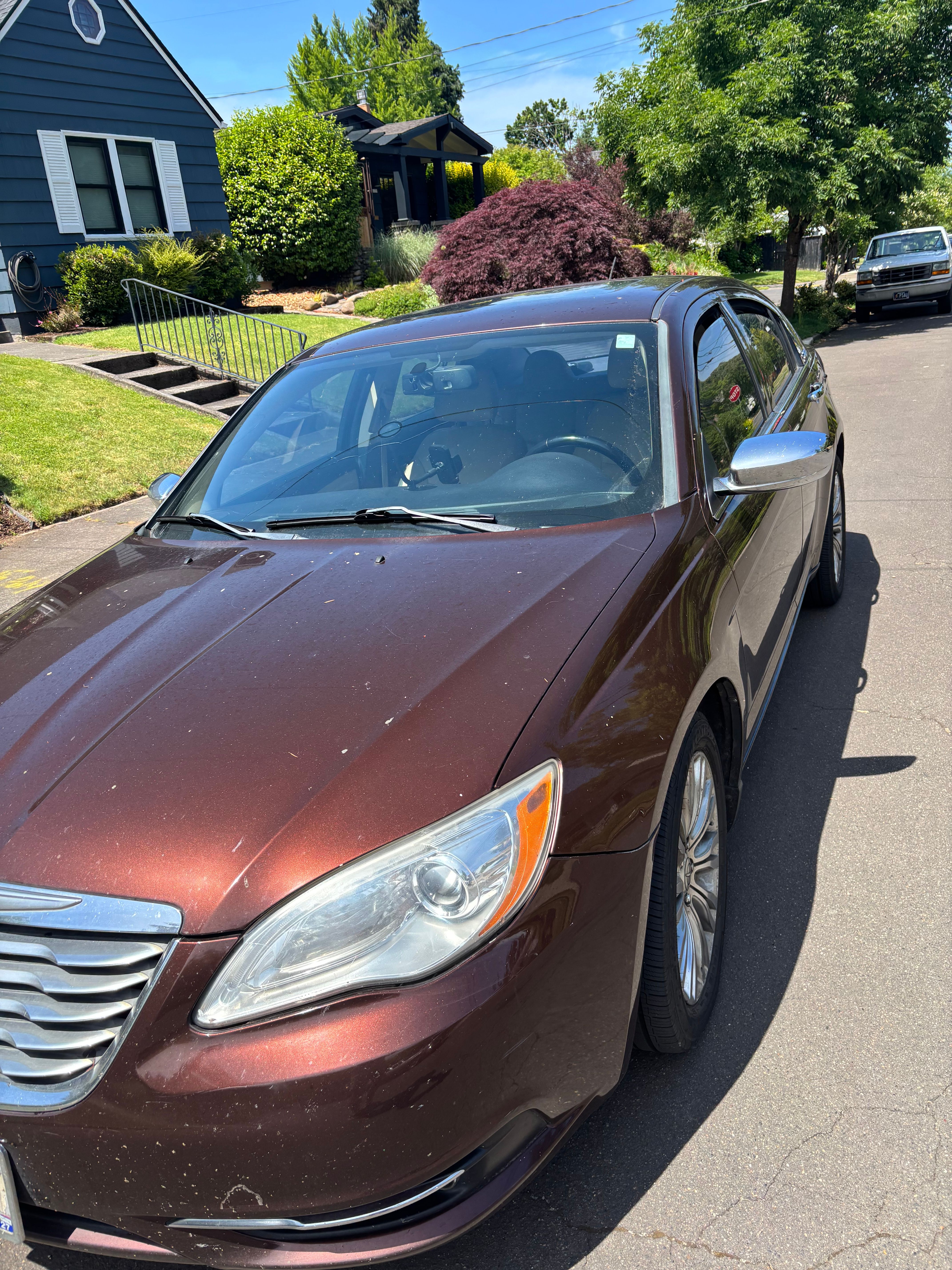 Used 2012 Chrysler 200 Limited FWD image 1