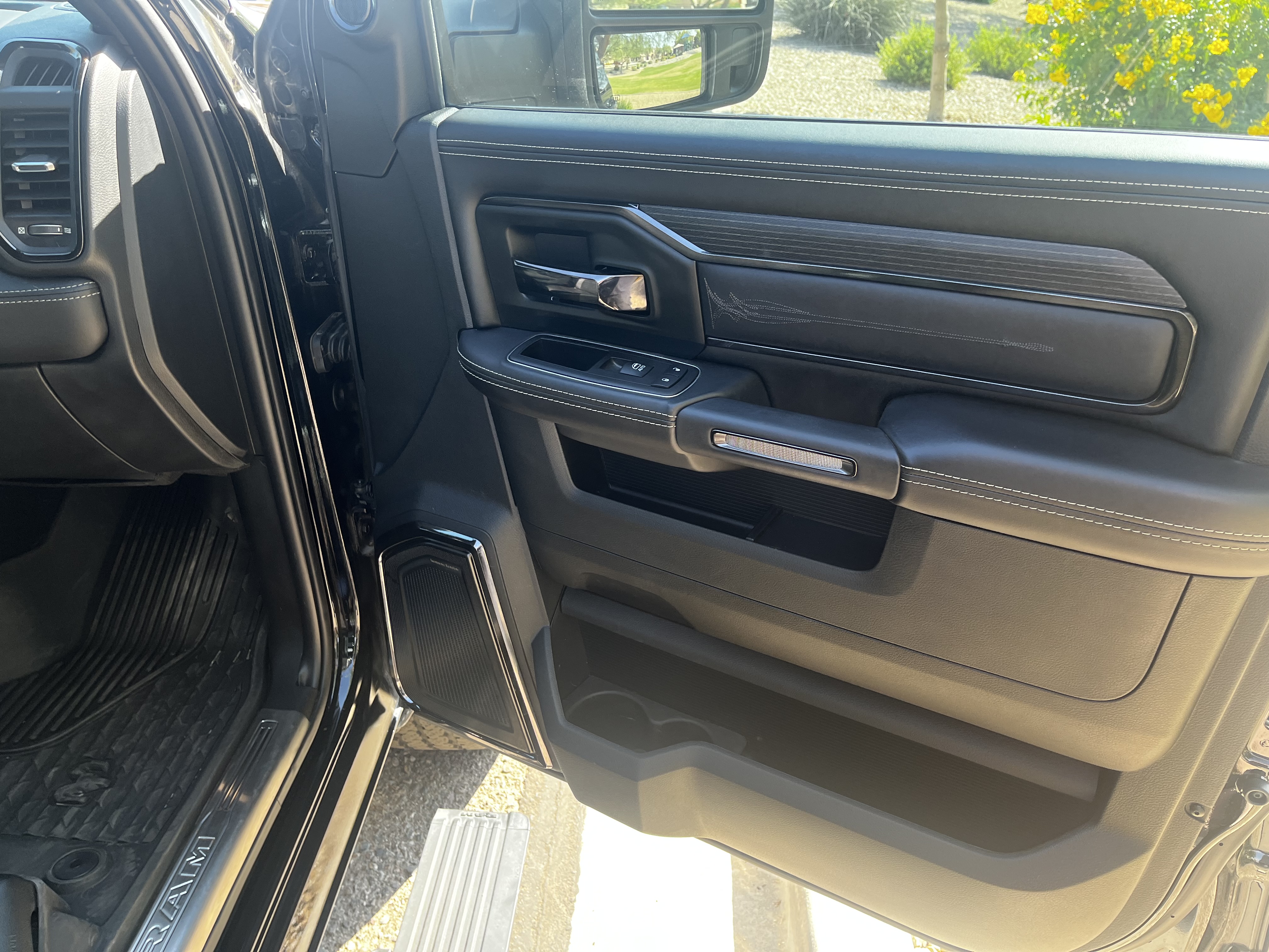Used 2024 RAM 2500 Limited AWD/4WD image 6