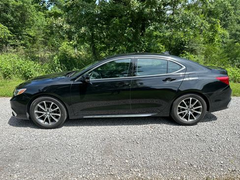 Used 2018 Acura TLX V6 w/ Technology Package FWD image 2