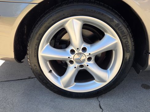 Used 2005 Mercedes-Benz CLK 320 Coupe image 5