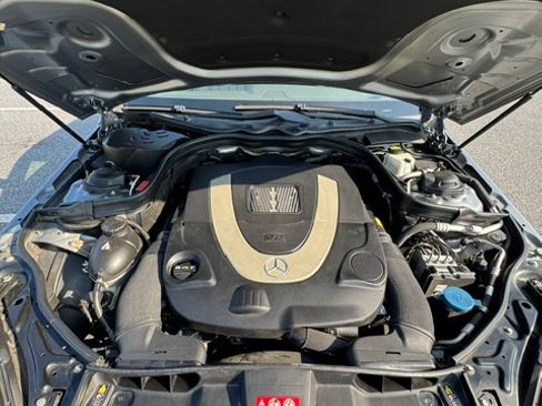 Used 2010 Mercedes-Benz E 550 Sedan image 5