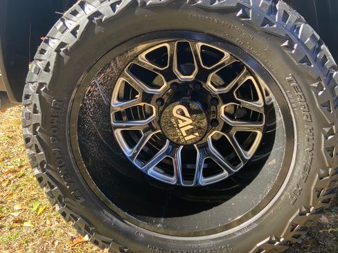 Used 2019 RAM 3500 Tradesman w/ Chrome Appearance Group image 17