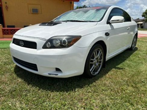 Used 2010 Scion tC FWD image 4