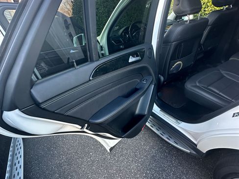 Used 2014 Mercedes-Benz ML 550 4MATIC image 25