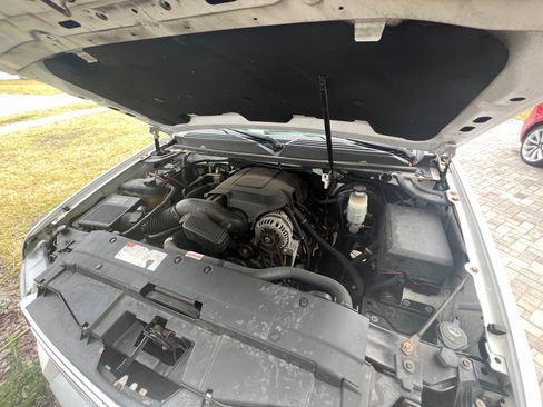 Used 2012 Chevrolet Suburban LT image 13